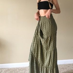 Cute maxi skirt!